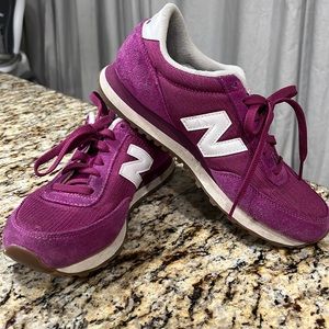 Pink 501 New Balance shoes, size 8